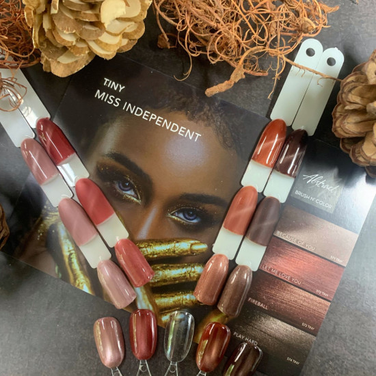 Miss Independent TINY Cat Eye Collectie