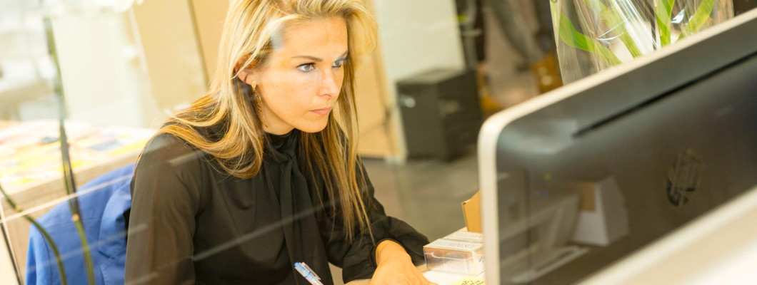 Van teleurstelling naar succesverhaal: mijn verhaal als nagelstyliste met allergieën Van teleurstelling naar succesverhaal: mijn verhaal als nagelstyliste met allergieën