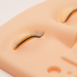 Lash Mannequin Compact (incl. 3 paar lashes)